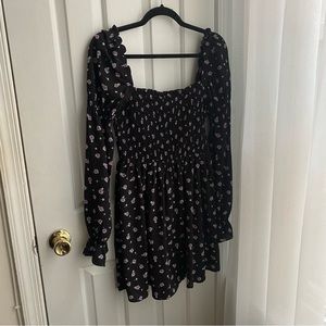 Black floral puff sleeve dress